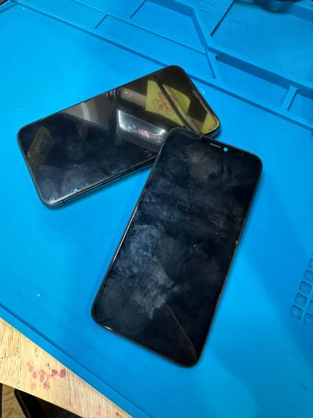 ???? Un écran neuf pour votre iPhone 13 Pro ! Faites remplacer votre écran rapidement chez Bumper Store Puget-sur-Argens, à partir de 169 euros. ✨ Service express dans la galerie Carrefour !